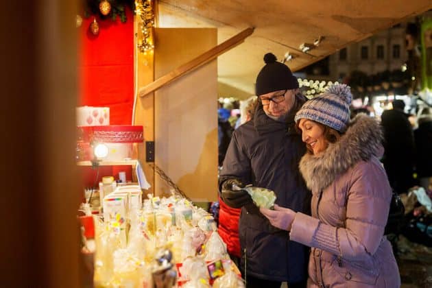 Here’s some experience gift ideas and other shopping tips to help you complete your holiday shopping list this year. 