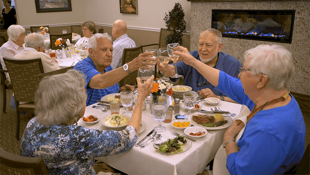 Silver Maples Dining Lifestyle