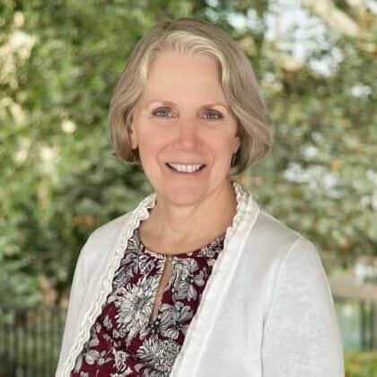 Karen Karatzas headshot
