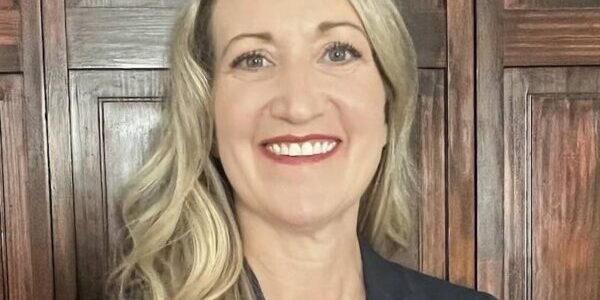 Holly Ridenour headshot square