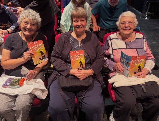 We love @theencoretheatre and can’t wait for The Fiddler on the Roof to begin!! #silvermaplesoutandabout #fiddlerontheroof #musicalvibes #silvermaplesofchelsea